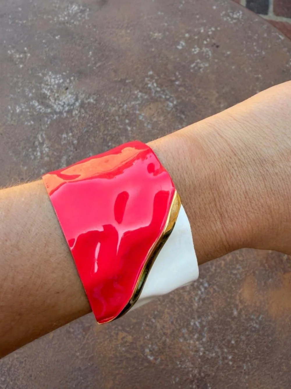 Vtg mid century 60s geometric cuff bracelet - vibrant, pink and white enamel